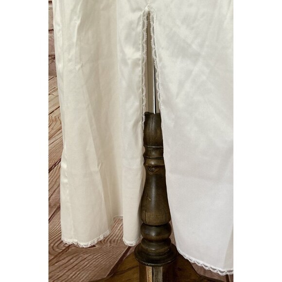 Vintage Vassarette Womens Ivory 100% Antron Nylon Midi Slip Size Small  36" Long - Picture 4 of 5